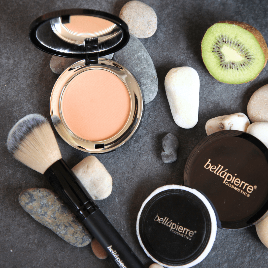 Compact Mineral Foundation + Brush Set